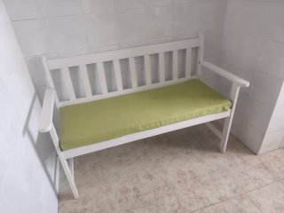 Banco de Madera Blanco con Cojín