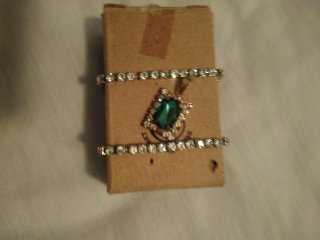 Set de Colgante y Pulseras