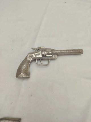 Pistola Decorativa de Metal