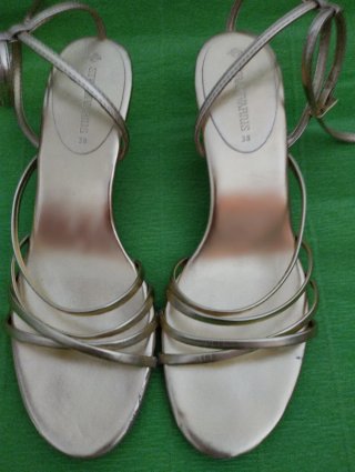 Sandalias Bajas Doradas Stradivarius Talla 38