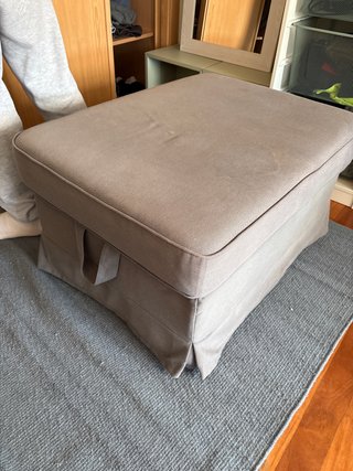 Reposapiés IKEA gris
