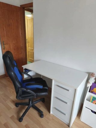 Escritorio Blanco y Silla Gaming