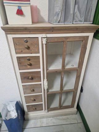 Mueble Auxiliar de Madera con Cajones y Vitrina