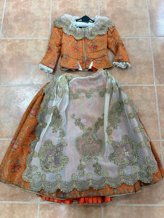 Traje de fallera para niña