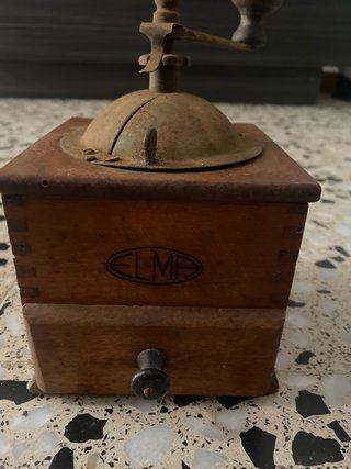 Molinillo de café antiguo Elma