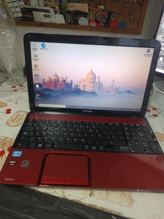 Portátil Toshiba Satellite Rojo