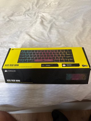 Teclado Corsair K65 RGB Mini