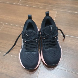 Deportivas Asics Negras y Rosas