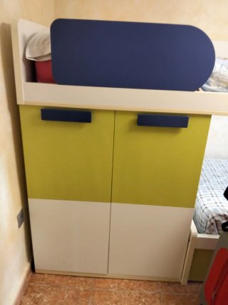 Dormitorio Juvenil con Literas y Armario