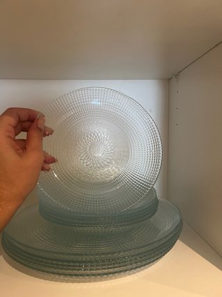 Set de platos de cristal con relieve