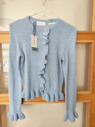 Chaqueta Azul con Volantes