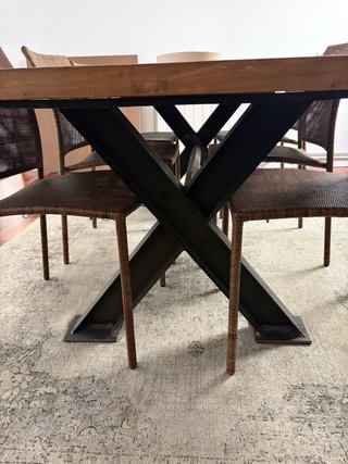 Mesa de Comedor de Madera y Hierro