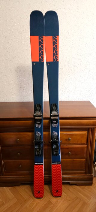 Esquís K2 Mindbender 90C con fijaciones