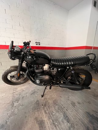 Triumph Bonneville T100 Black