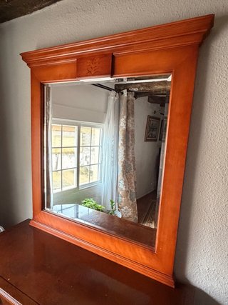 Espejo de Pared con Marco de Madera