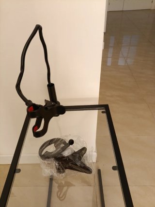 Vendo dos soportes de móvil con pinza