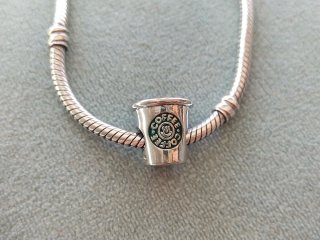Charm café plata de ley