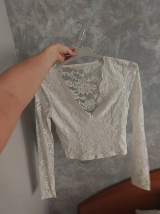 Camiseta de encaje blanca