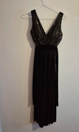 Vestido largo negro con lentejuelas