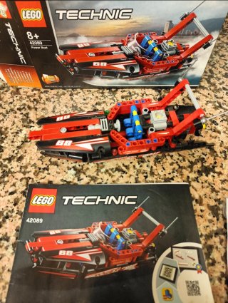 LEGO Technic 42089 Power Boat