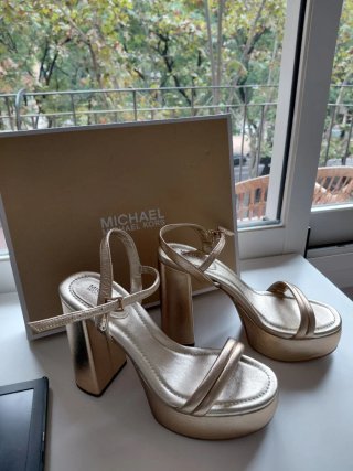 Sandalias Michael Kors Doradas Talla 38.5