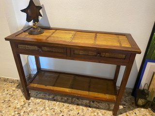 Recibidor de Madera y Mimbre