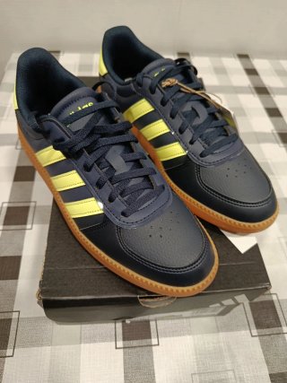 Zapatillas Adidas Talla 40 modelo Breaknet sleek.