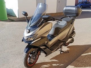 Maxi Scooter Daelim XQ2
