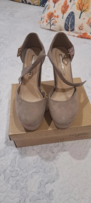 Zapatos de tacón Kylie beige