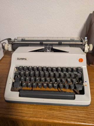 Máquina de escribir Olympia SM