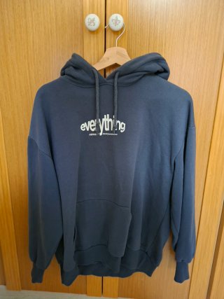 Sudadera Azul Marino con Capucha.