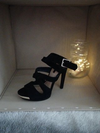 Zapatos de fiesta negros de tacón