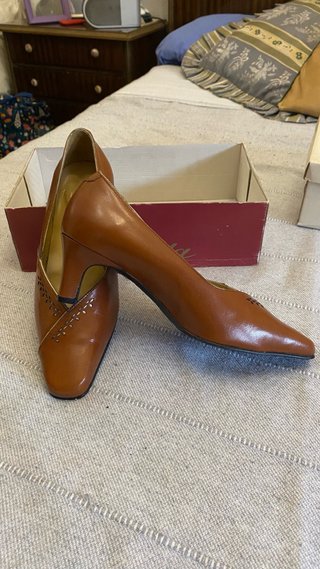 Zapatos de fiesta marrones