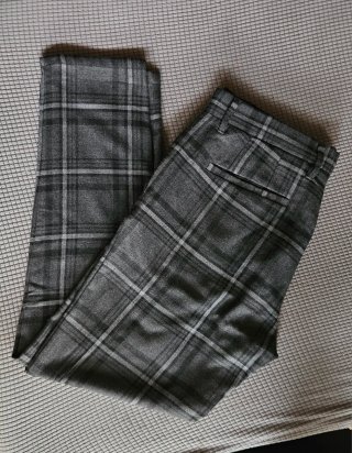 Pantalón de vestir cuadros gris Pull&Bear talla 40