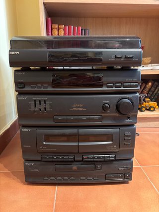 Cadena de música y tocadiscos Sony