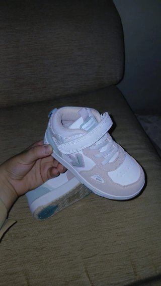 Zapatillas Niña talla 25 cangurino sin estrenar