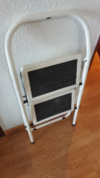 Escalera Plegable de 2 Peldaños