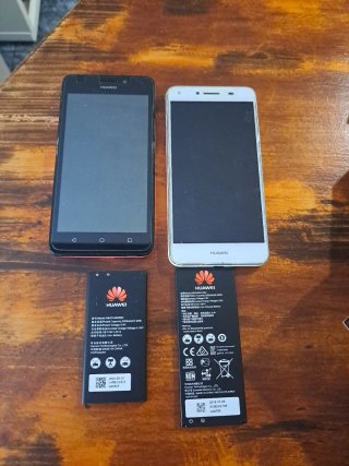 2 Móviles Huawei para piezas