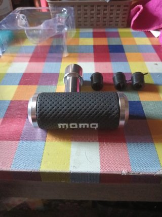 Pomo de cambio de marchas MOMO