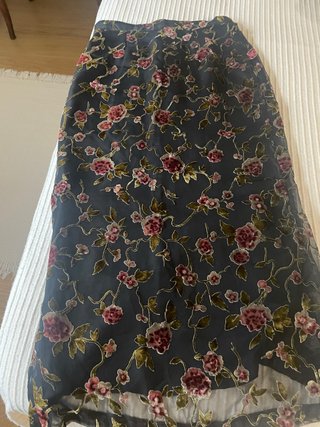 Falda de gasa con estampado floral