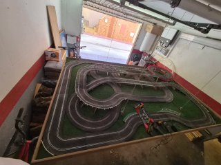Circuito Scalextric Montado en Plataforma