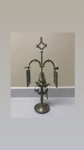 Antiguo velón lucentino de latón