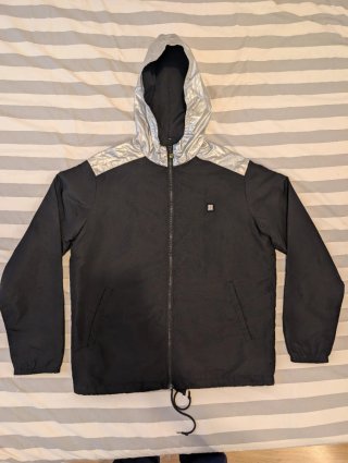 Cortavientos Insight Negro y Plata Talla M