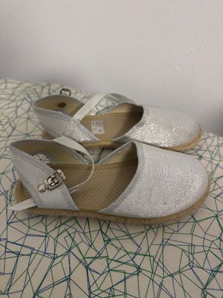 Espardeñas de niña plateadas talla 30