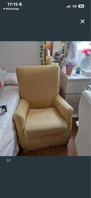Sillón Amarillo de Tela