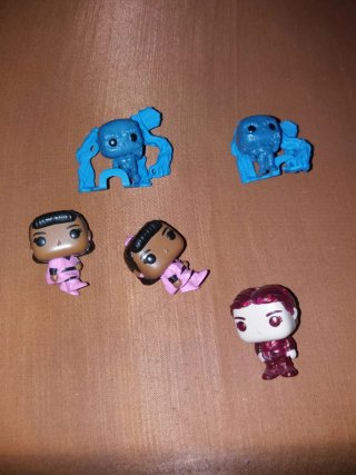 Lotto 5 personaggi Stranger Things Kinder Joy