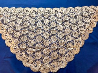 Mantón de Blonda Baturra