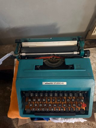 Máquina de escribir Olivetti Studio 45