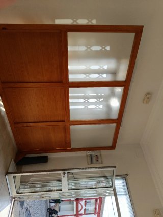 Biombo Separador de Madera y Cristal