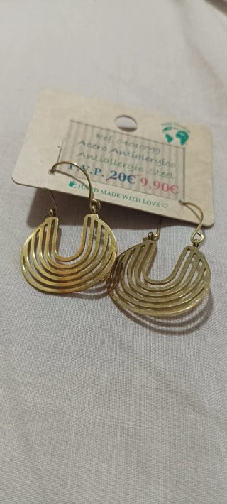 Pendientes de Aros Dorados en Acero